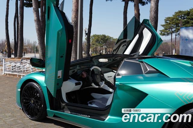 Lamborghini 아벤타도르 S LP740-4 Roadster, 2021 20
