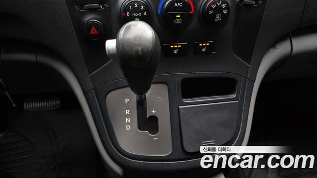 Hyundai Grand Starex CVX Deluxe, 2012 9