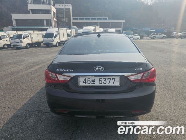 Hyundai YF Sonata люксовая версия, 2011 4