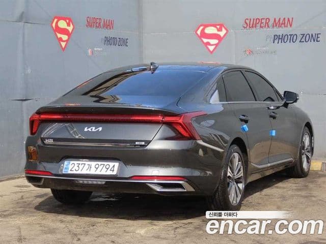 Kia K8 гибрид Signature, 2023 3