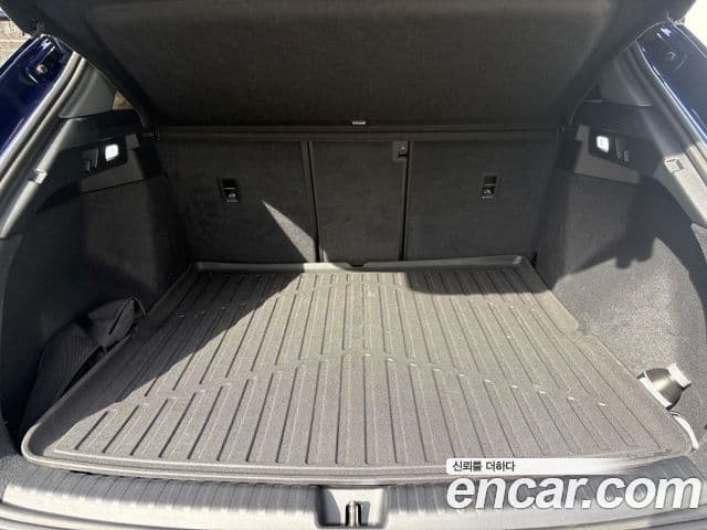 Audi Q4 e-Tron (F4), 2025 12