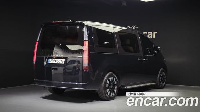 Hyundai Staria Inspiration, 2025 2