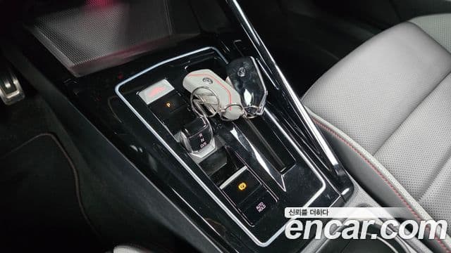 Volkswagen Гольф 8세대 2.0 GTI, 2024 9