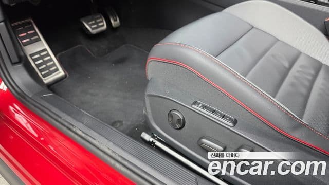 Volkswagen Гольф 8세대 2.0 GTI, 2024 16