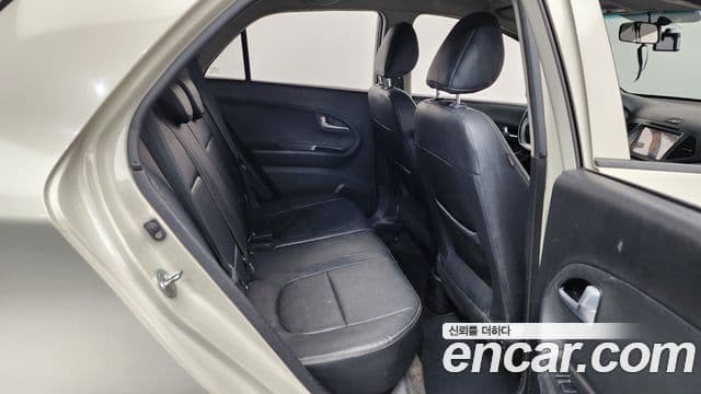 Kia All New Morning Deluxe Trendy, 2015 12