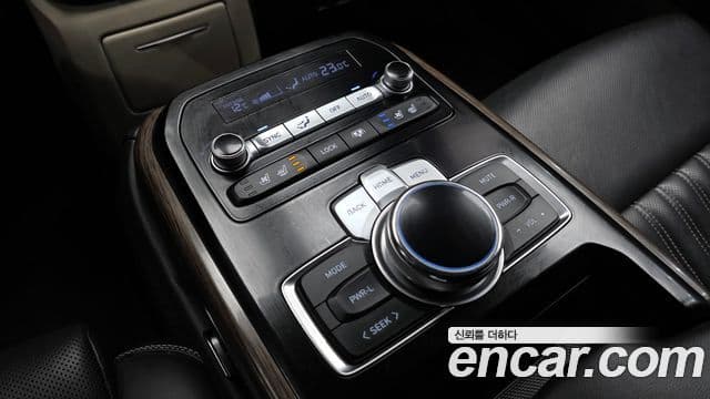 Genesis G90 Premium Luxury, 2019 19