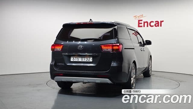 Kia All New Carnival Noblesse, 2016 4