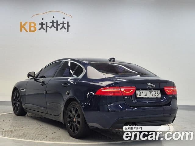 Jaguar XE Prestige, 2017 2
