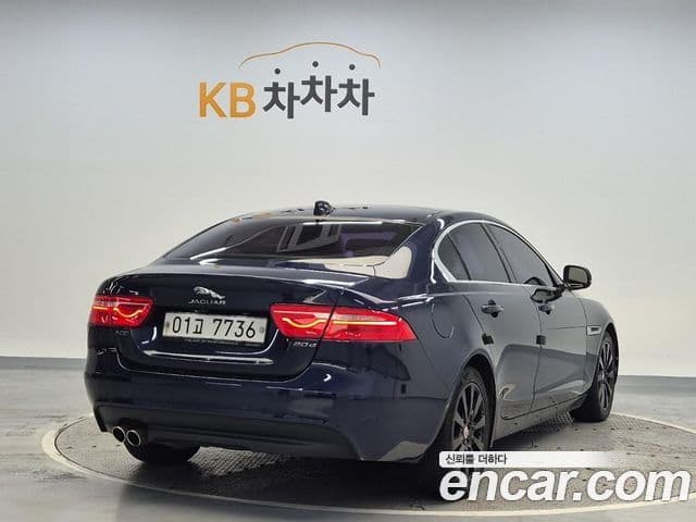 Jaguar XE Prestige, 2017 3