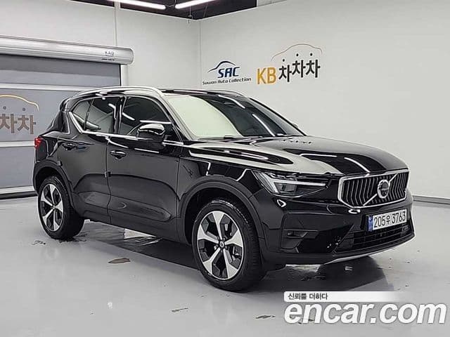 Volvo XC40 B4 Ultimate Bright, 2024 4