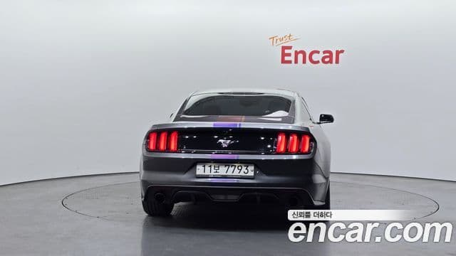 Ford Mustang купе, 2015 4