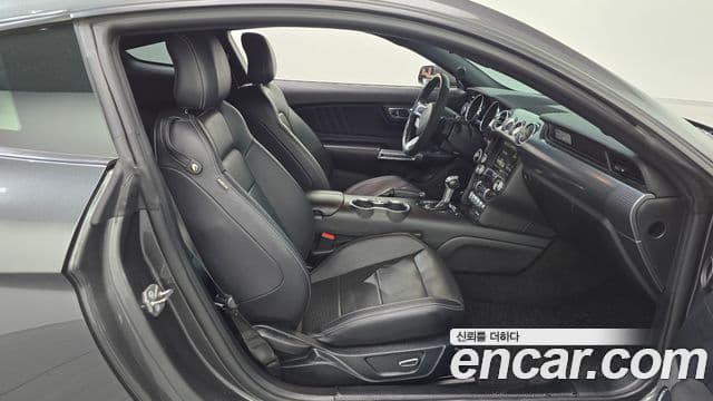 Ford Mustang купе, 2015 11