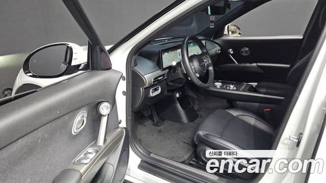 Genesis GV60 Standard, 2023 10