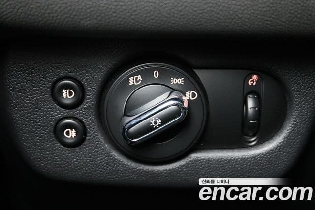 Mini Cooper 클럽맨 2세대, 2024 11