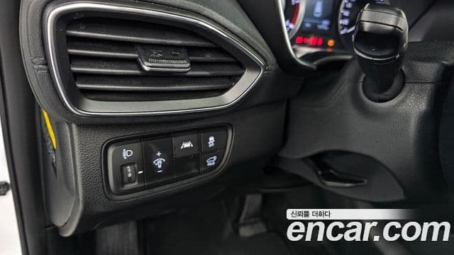 Hyundai Santa Fe TM Exclusive, 2019 17