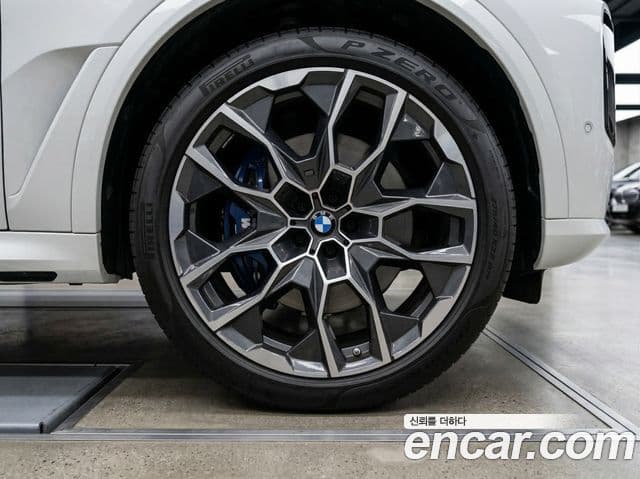 BMW X7 (G07) xDrive 40i M Sport 6인승, 2025 все фото