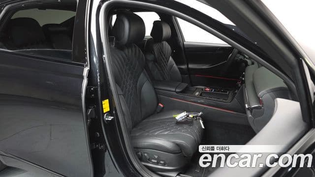 Genesis G80 (RG3) чёрный, 2026 12