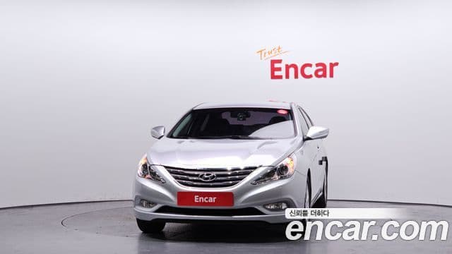 Hyundai YF Sonata LPI Premier(для людей с инвалидностью), 2012 3