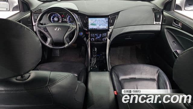 Hyundai YF Sonata LPI Premier(для людей с инвалидностью), 2012 7