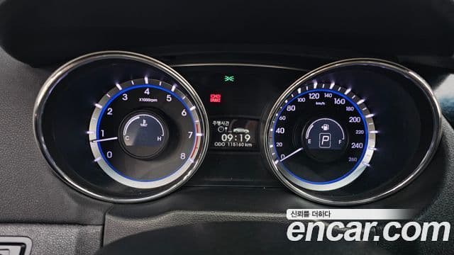 Hyundai YF Sonata LPI Premier(для людей с инвалидностью), 2012 8