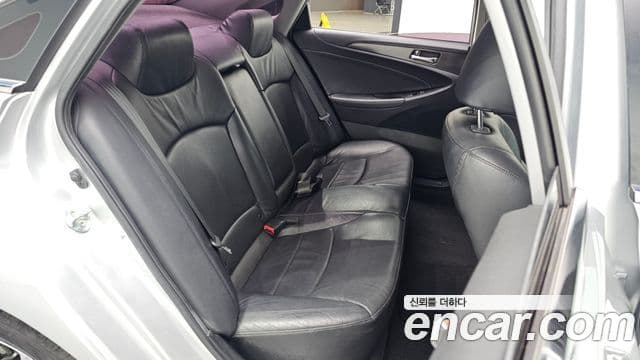 Hyundai YF Sonata LPI Premier(для людей с инвалидностью), 2012 12