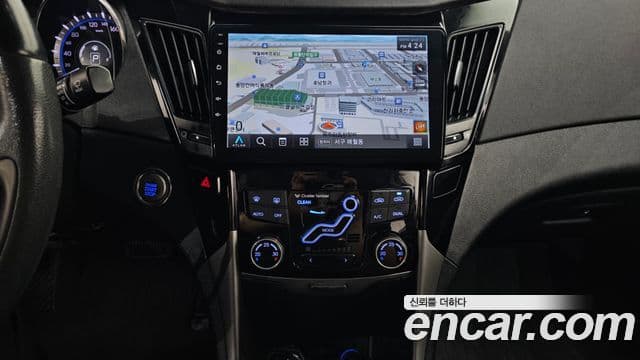 Hyundai YF Sonata LPI Premier(для людей с инвалидностью), 2012 15