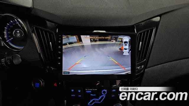 Hyundai YF Sonata LPI Premier(для людей с инвалидностью), 2012 16