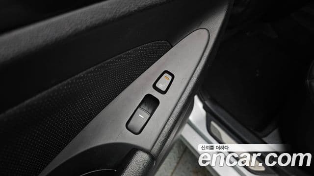 Hyundai YF Sonata LPI Premier(для людей с инвалидностью), 2012 19