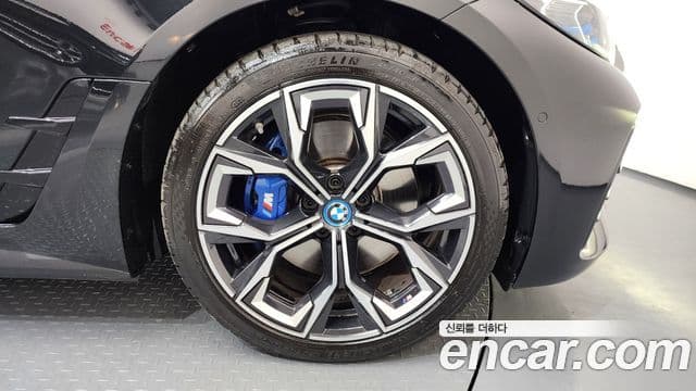 BMW i4 eDrive40 M Sport Pro, 2022 все фото