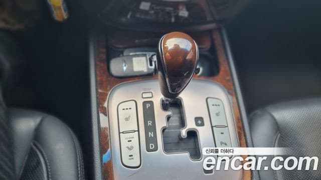 Hyundai Genesis Luxury, 2010 8