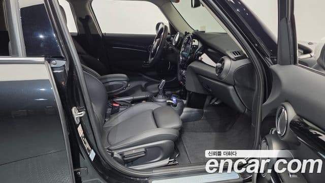 Mini Cooper 3세대, 2023 11