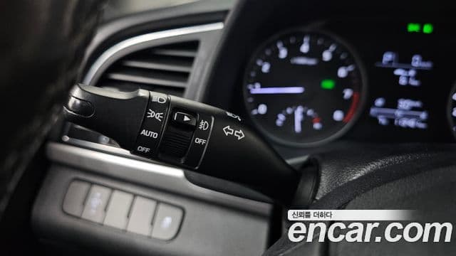 Hyundai Avante AD 1.6 GDI Smart, 2016 17