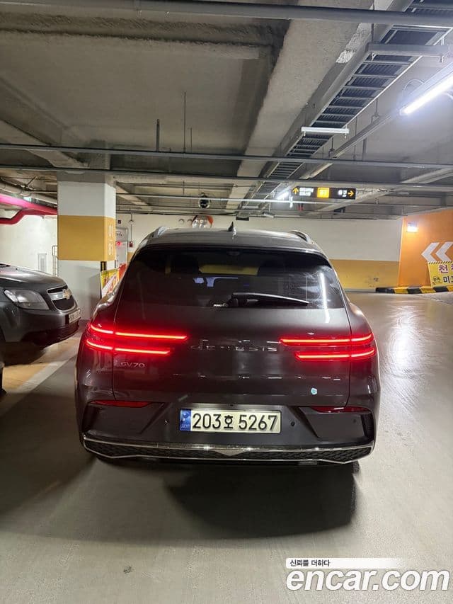 Genesis GV70, 2025 4
