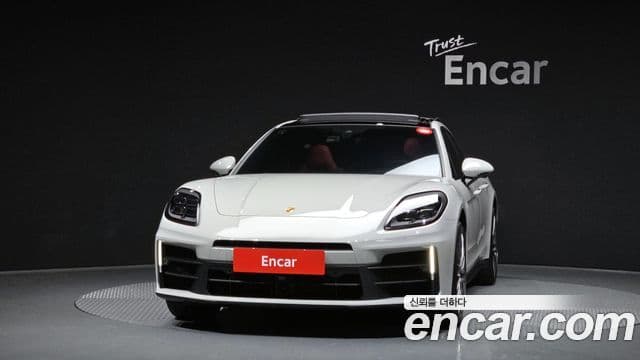 Porsche Panamera (976), 2025 3