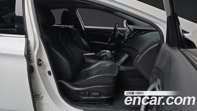 Hyundai i40 살룬 Premium, 2012 11