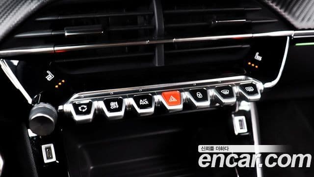 Peugeot e-2008 2세대 EV GT, 2023 9