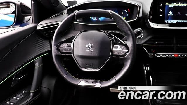 Peugeot e-2008 2세대 EV GT, 2023 12