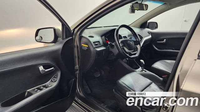 Kia All New Morning Deluxe Trendy, 2015 10