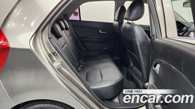 Kia All New Morning Deluxe Trendy, 2015 12