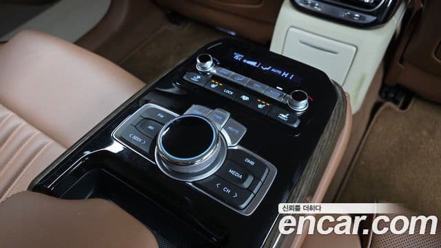 Genesis G90 Luxury, 2020 18