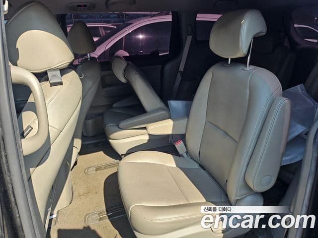 Kia All New Carnival Luxury, 2016 9