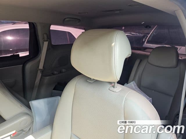 Kia All New Carnival Luxury, 2016 10