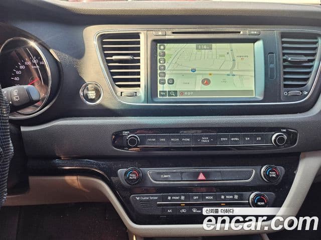 Kia All New Carnival Luxury, 2016 11