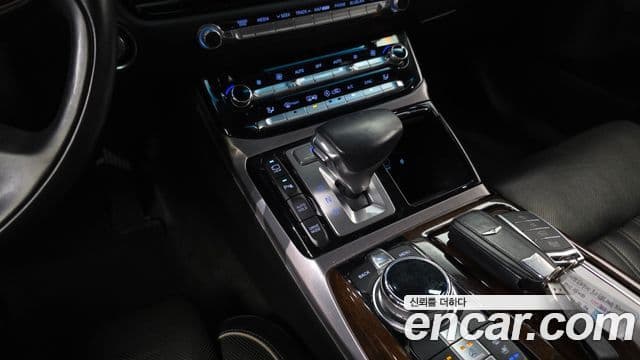 Genesis EQ900 Prestige, 2018 9