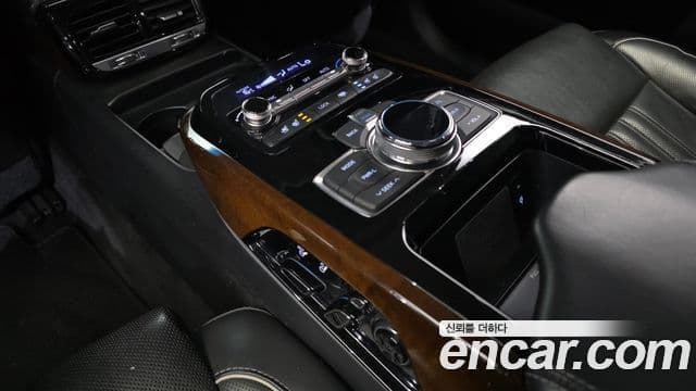 Genesis EQ900 Prestige, 2018 16