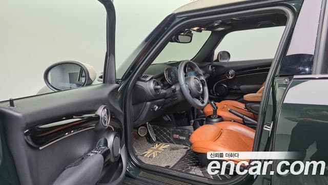 Mini Cooper 3세대, 2023 12