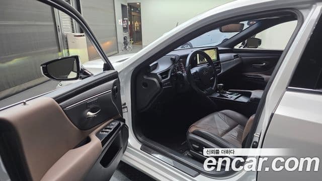 Lexus ES300h 7세대 Luxury Plus, 2023 10