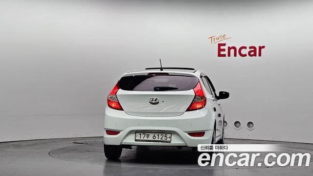 Hyundai Accent(новый кузов / новое поколение) Premier, 2013 4