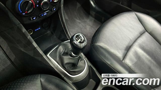 Hyundai Accent(новый кузов / новое поколение) Premier, 2013 9