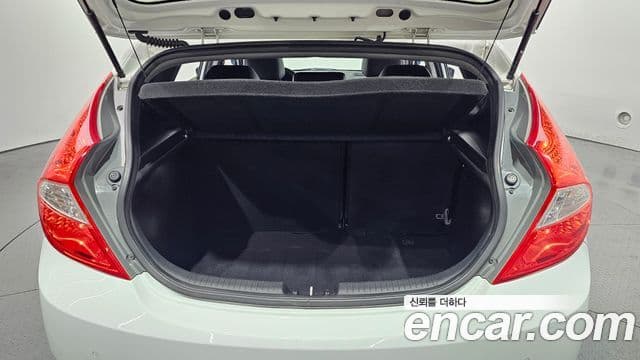 Hyundai Accent(новый кузов / новое поколение) Premier, 2013 20